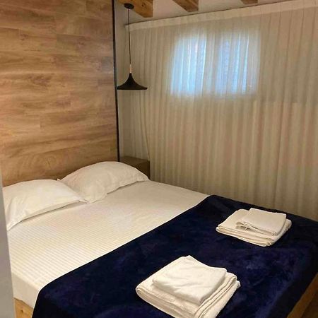 Lovely Loft 1-Bedroom In The Heart Of Tiranë Ngoại thất bức ảnh