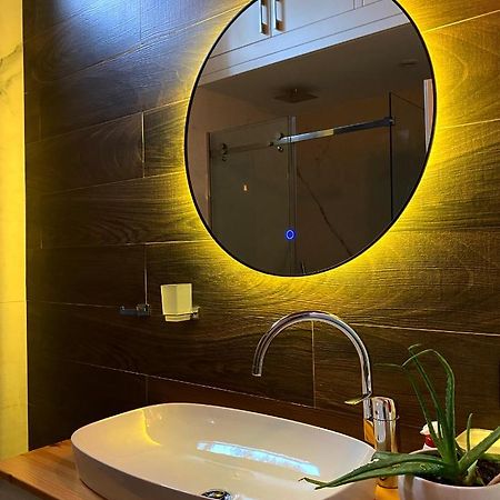 Lovely Loft 1-Bedroom In The Heart Of Tiranë Ngoại thất bức ảnh