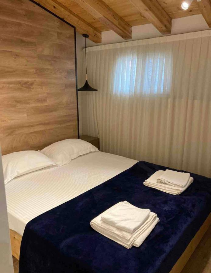 Lovely Loft 1-Bedroom In The Heart Of Tiranë Ngoại thất bức ảnh